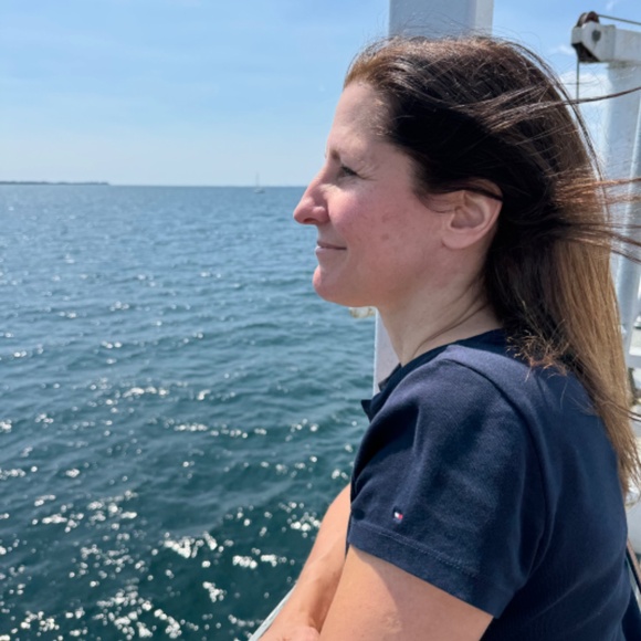 Meet your Posher, Lynn - Picture 2 of 2